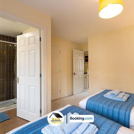 3 Bedroom House By B And R Serviced Accommodation Amesbury With Super Fast Wi-Fi 145Mbps Екстериор снимка