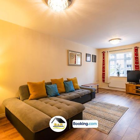 3 Bedroom House By B And R Serviced Accommodation Amesbury With Super Fast Wi-Fi 145Mbps Екстериор снимка