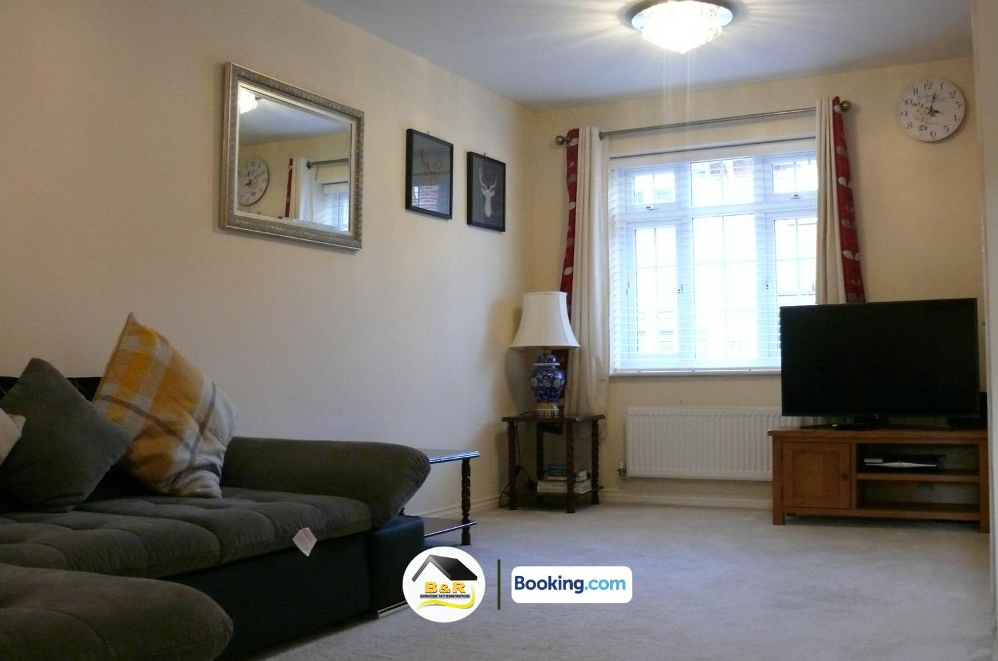 3 Bedroom House By B And R Serviced Accommodation Amesbury With Super Fast Wi-Fi 145Mbps Екстериор снимка
