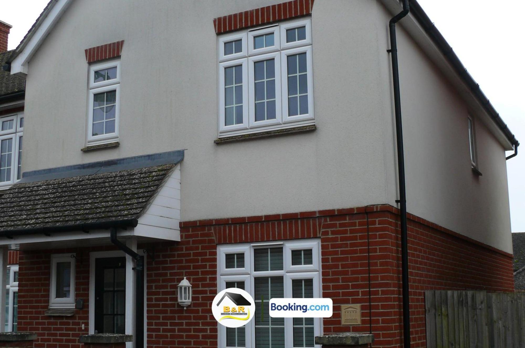 3 Bedroom House By B And R Serviced Accommodation Amesbury With Super Fast Wi-Fi 145Mbps Екстериор снимка