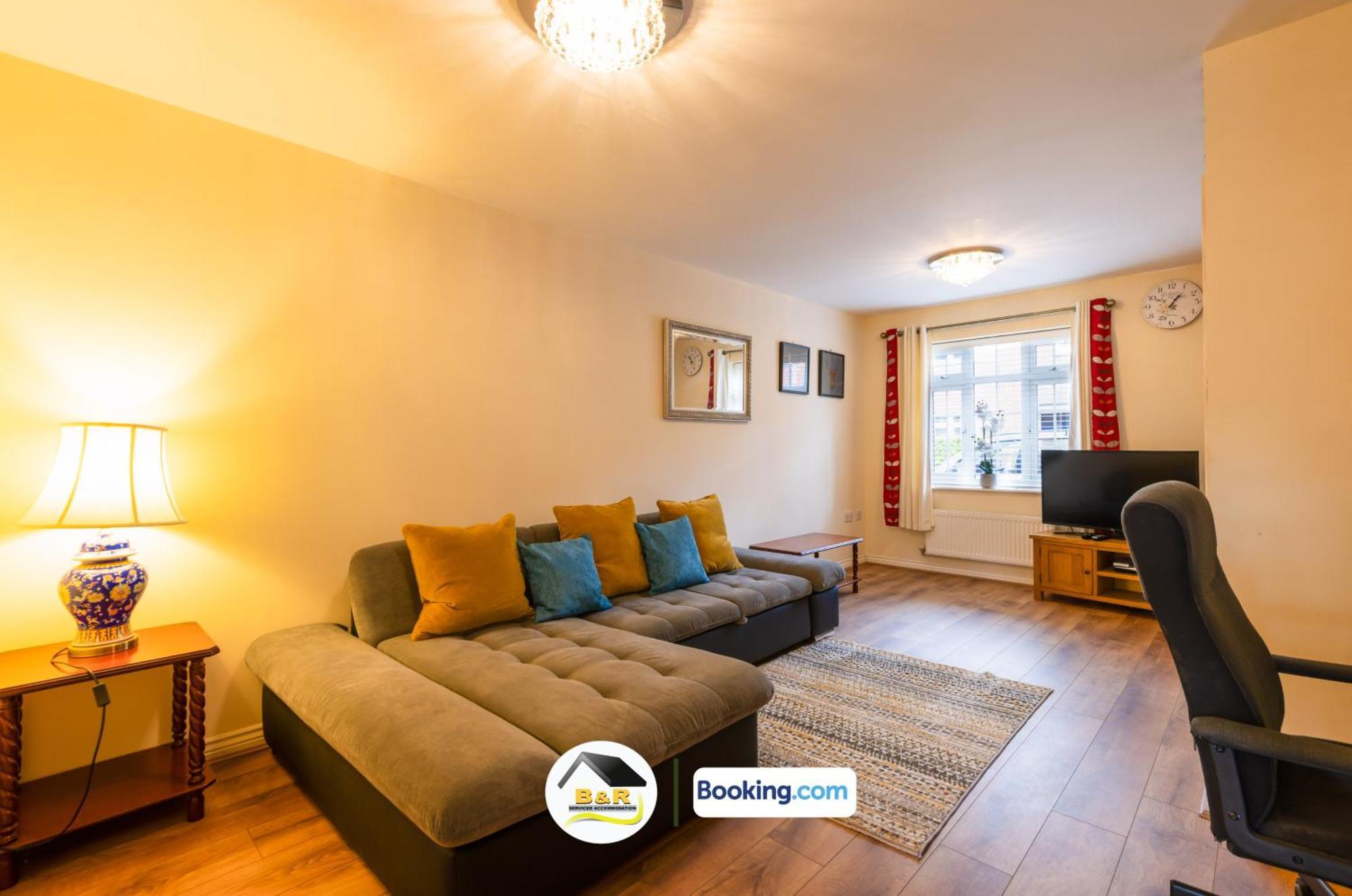 3 Bedroom House By B And R Serviced Accommodation Amesbury With Super Fast Wi-Fi 145Mbps Екстериор снимка