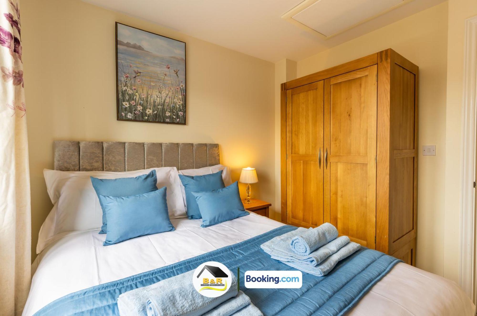 3 Bedroom House By B And R Serviced Accommodation Amesbury With Super Fast Wi-Fi 145Mbps Екстериор снимка