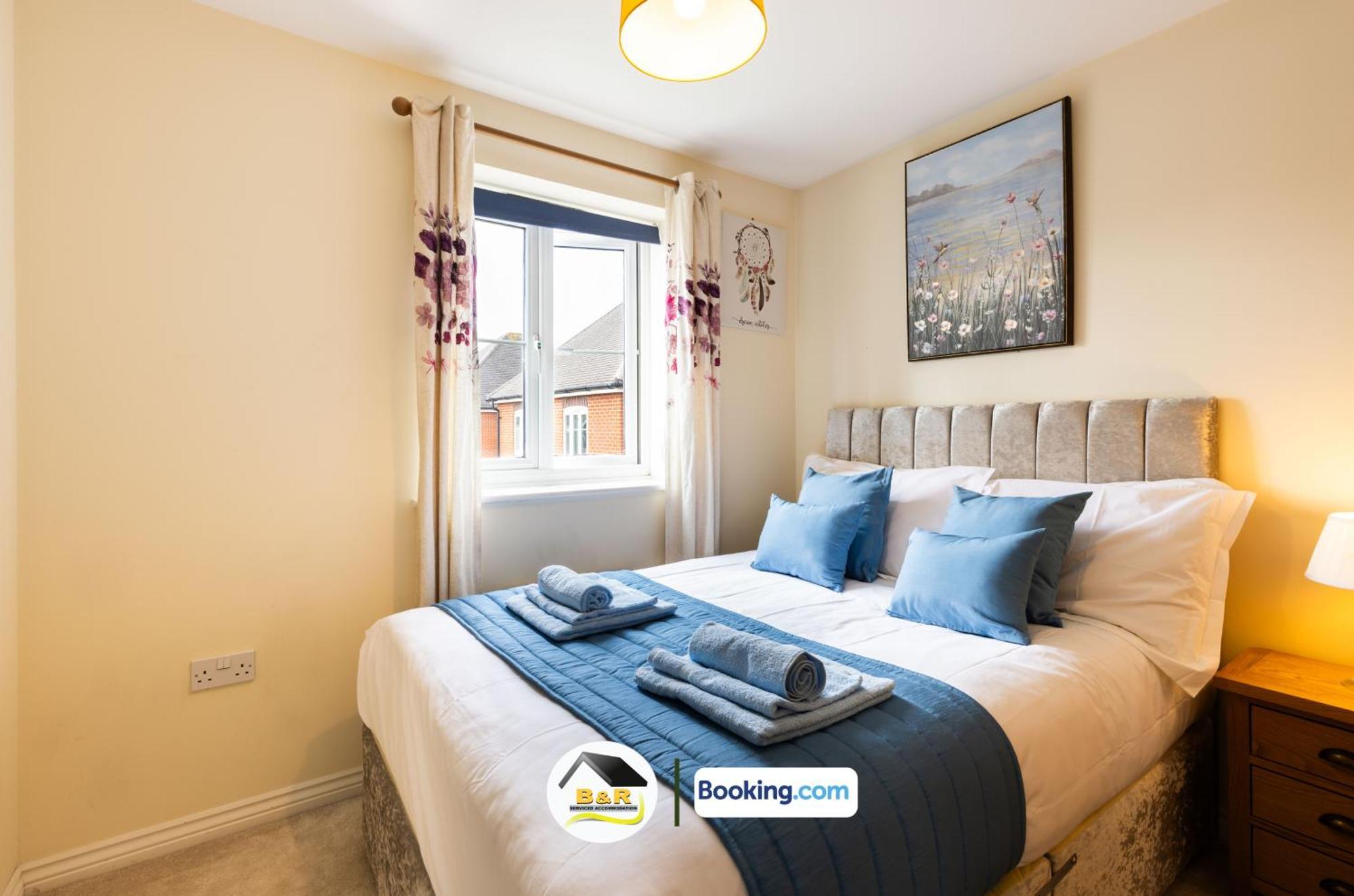 3 Bedroom House By B And R Serviced Accommodation Amesbury With Super Fast Wi-Fi 145Mbps Екстериор снимка