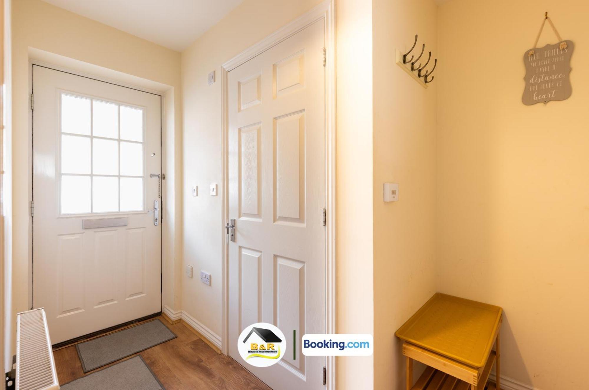 3 Bedroom House By B And R Serviced Accommodation Amesbury With Super Fast Wi-Fi 145Mbps Екстериор снимка