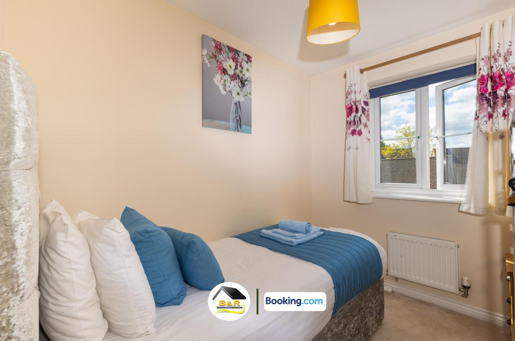 3 Bedroom House By B And R Serviced Accommodation Amesbury With Super Fast Wi-Fi 145Mbps Екстериор снимка
